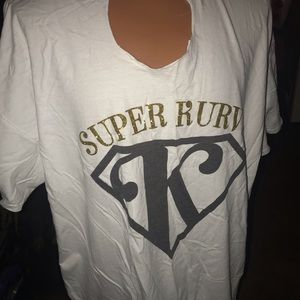 Super kurvy t shit. Collar cut for extra design